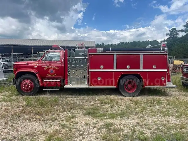 1989 GMC C7D042 CONVENTIONAL CAB, 8.2L V8 DIESEL FIRETRUCK.