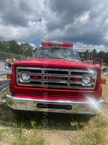 1989 GMC C7D042 CONVENTIONAL CAB, 8.2L V8 DIESEL FIRETRUCk.