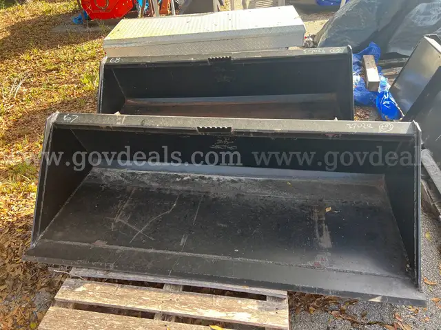 72" SKID STEER BUCKET UNIVERSAL BUCKET FOR BOBCAT, SKID LOADER