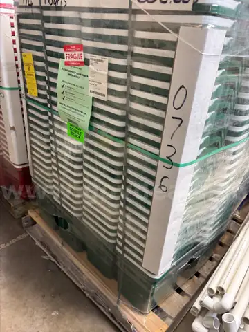 4 pallets of buckets 200 each=800 with different colors