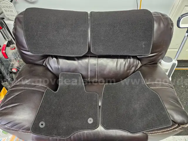 Lot of (4) NEW OEM Ford Expedition Black Carpet Floor Mats – 2024 Model