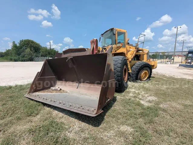2001 Volvo L150D 4WD Articulated Wheel Loader