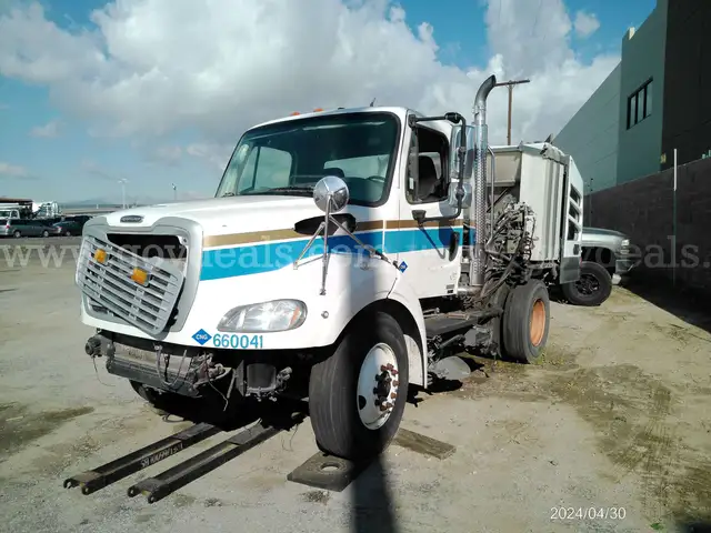 2017 Freightliner M2 112