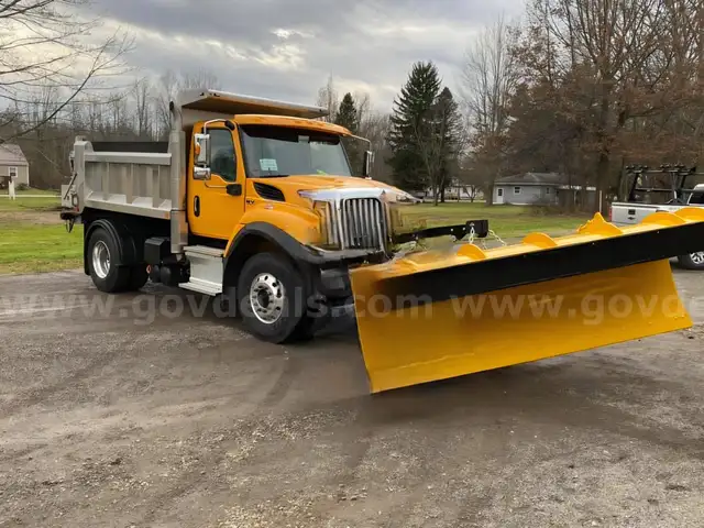 2021 International HV507 Dump Truck w/ Plow &#x26; Spreader  ONLY 5,178 MILES!!!