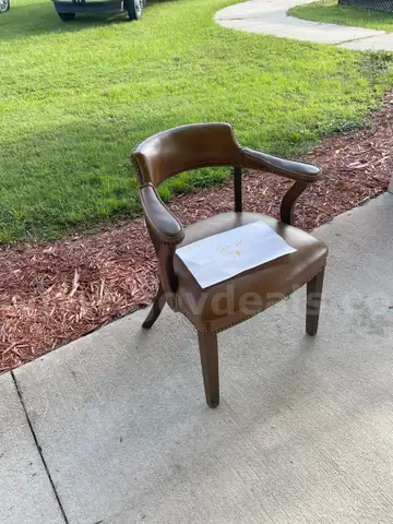 Lot #5 Executive Office Chair