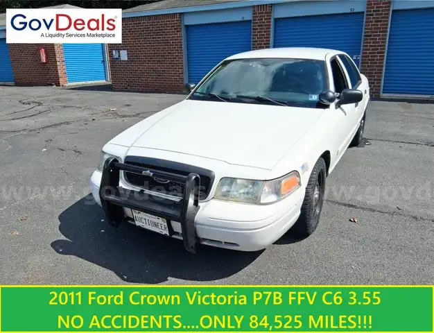 2011 Ford Crown Victoria P7B FFV C6 3.55....No accidents....ONLY 84,525 MILES!!!