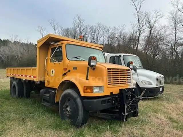 Truck 70 - 2001 International 4700