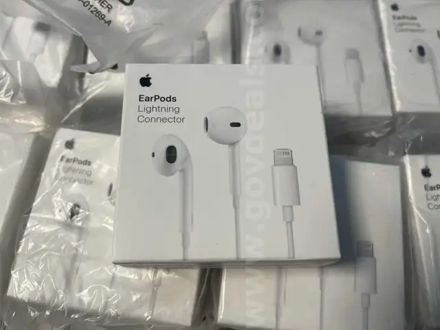 Lot 50, Apple EarPods with Lightning Connector &#x2013; Brand New Sealed &#x2013; Original Wired Headphones