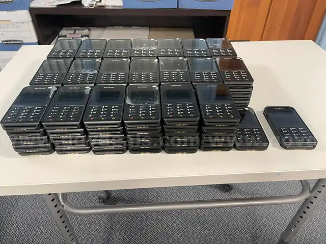 Lot of 100 Verifone e355 Mobile Payment Terminals &#x2014; USED / UNTESTED / AS-IS &#x2014; Grade A Housing &#x2014; No Chargers
