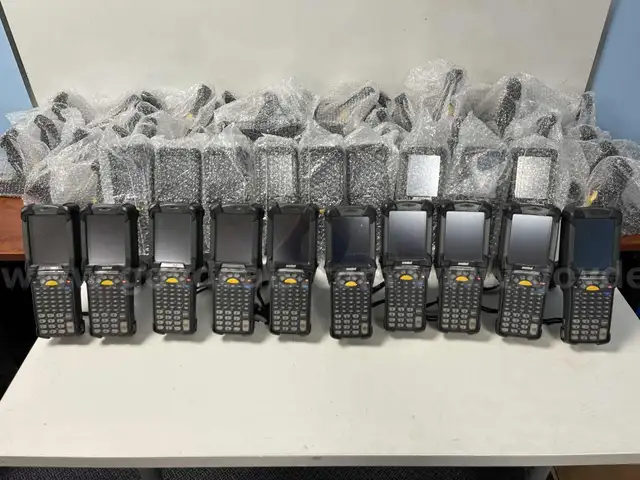 Lot of 10 Motorola MC92N0-GA0SXEYA5WR Barcode Scanners w/ Charger &#x26; 2 Batteries