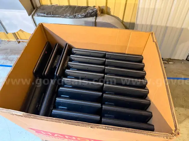 Lot of 43 LG 32-inch TVs (models 32LY560M, 32LQ630H, 32LT572MBUC) in mixed grades A/B/C