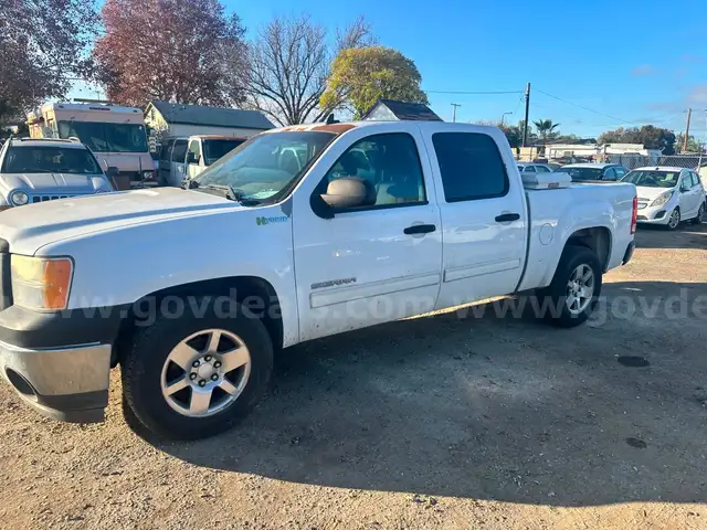 2013 GMC Sierra Hybrid 3HA Crew Cab 2WD