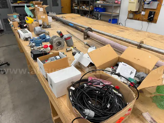 Instrumentation and Control, Switches, Meters, and Gauges, Pressure, Temp, and Flow, Qty 71 Pcs