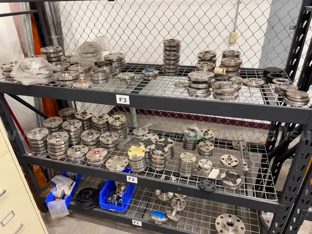 Fittings and Flanges, Stainless and Carbon, 0.5in to 8in, 150 to 300#, Qty Approx 729 Pcs