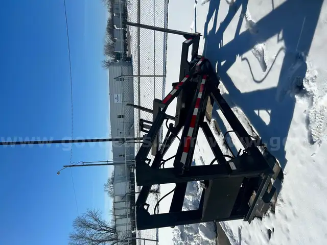 G&H Container Carrier model 8000