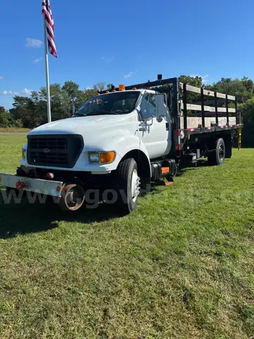 2001 Ford F-650 Hi-Rail Scissor lift