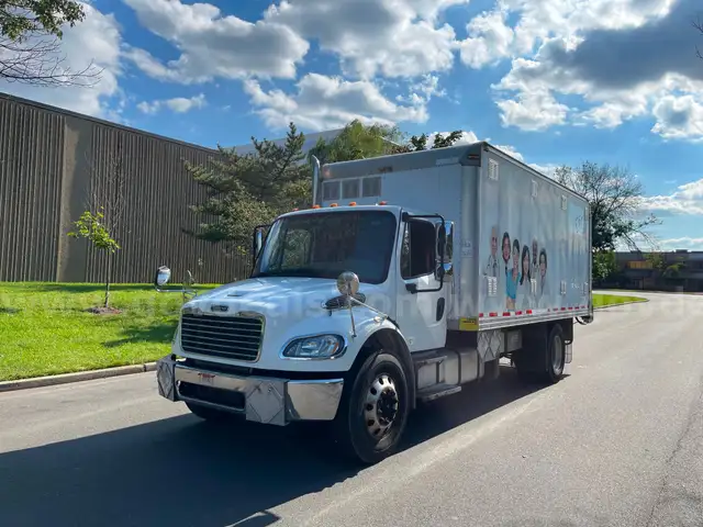 2015 Freightliner M2 106