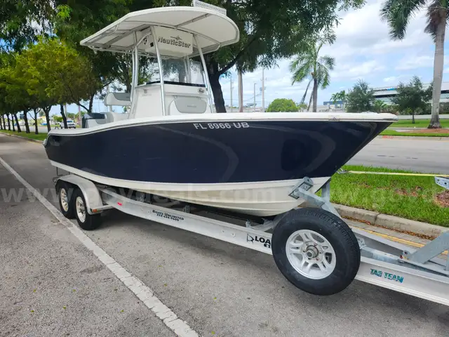 2013 NAUTICSTAR 2200XS
