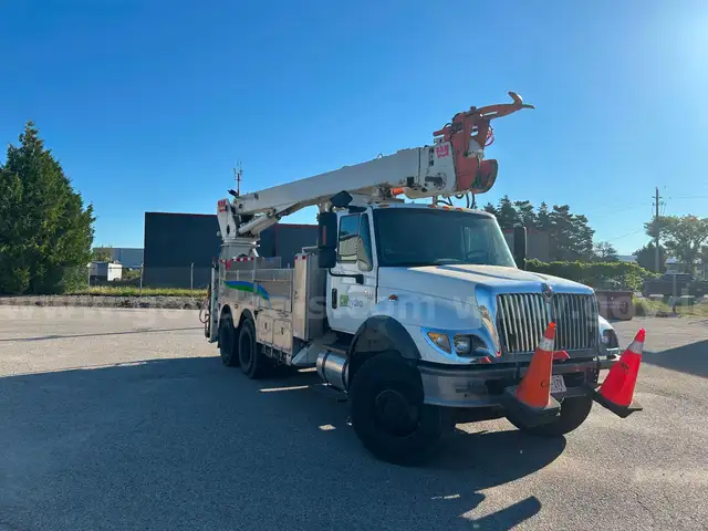2007 International 7500 Digger Derrick Truck