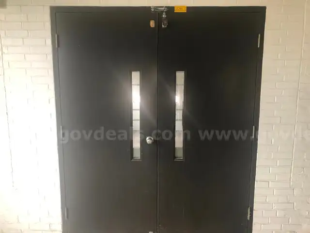 used Double doors Steel 36&#x22; x 86&#x22;&#x27; 1.5 hour fire rated with closer, hinges and handle (NO FRAME)