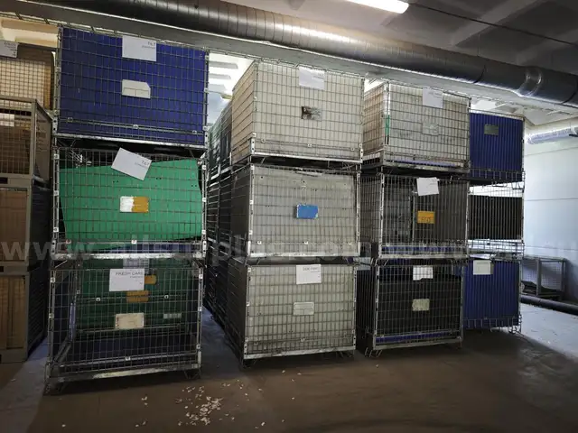 350x Metal Pallets with Mesh