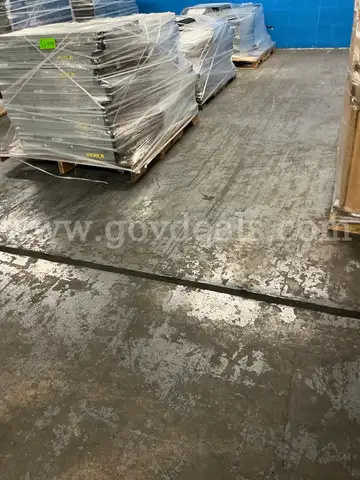 3 pallets of IBM servers approximately 67 units (NO HARD DRIVES INCLUDED) (PICKUP ONLY)