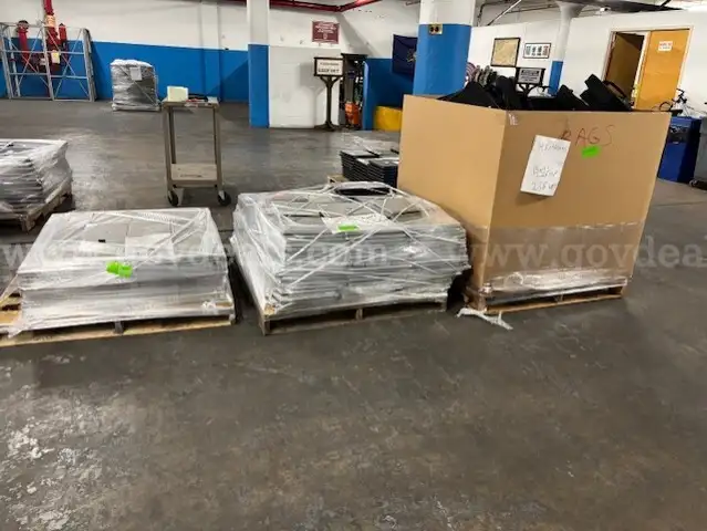 2 Pallets of HP Elite Books (Aprox 446 units) &#x26; Laptop Bags (PICK-UP ONLY) (NO HARD DRIVES INCLUDED)