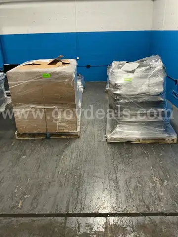 6 pallets of mixed model monitors approximately 209 units (PICKUP ONLY)