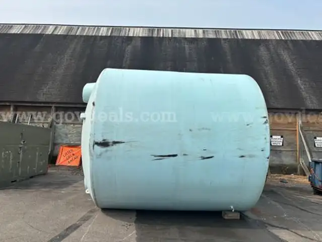 10,000 Gallon Brine Tank (Hole in Top)