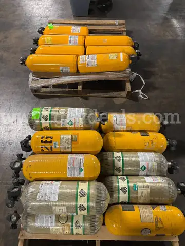 2 Pallets of Oxygen Scuba Tanks (7 Aluminum) (14 Fiberglass) (PICK-UP ONLY)(NO THIRD PARTY PICKUP)