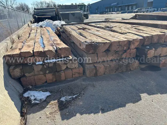 Large Lot of Heavy‑Duty Wood Timbers / Beams – Used