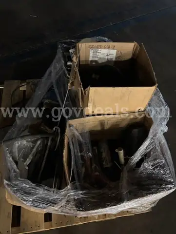 2 Pallets – Mixed Contractor Equipment & Industrial Supplies