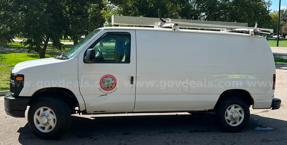 2008 Ford E250 Utility VAN   SEE VIDEO!!!