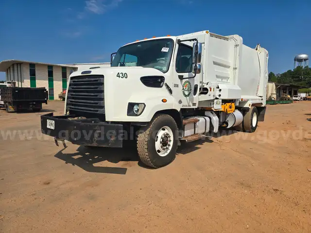 2015 Freightliner 108SD with New Way 24 Cu Yard Side Load Garbage Truck