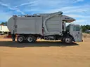 2003 Mack LE613 McNeilus 30 Cu Yard Front Load Garbage Truck