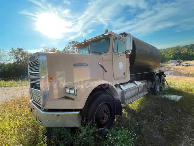 1987 WATER TRUCK