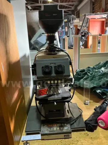 Microscope
