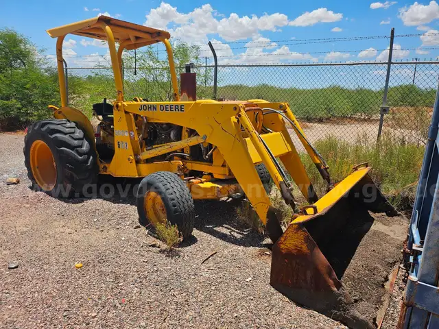 John Deere  300B  Loader Tractor