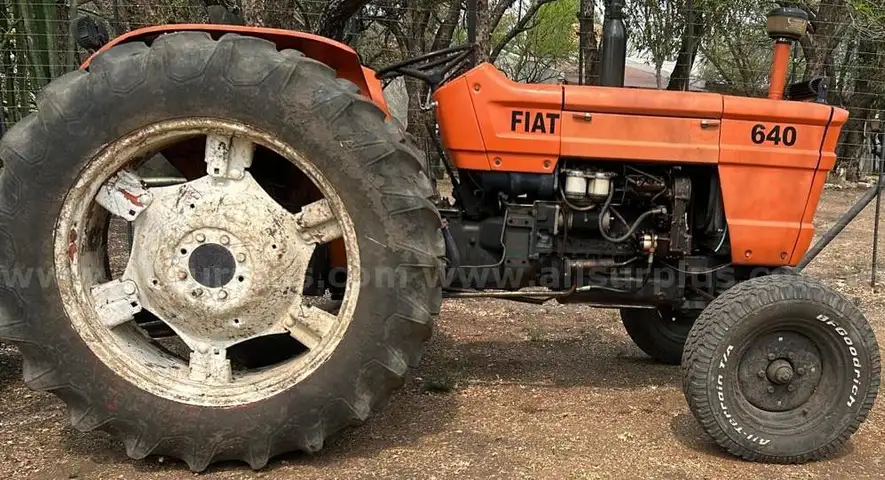 Fiat 640 2x4 Tractor.