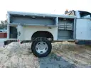 2006 FORD F-350 SD CHASSIS AND CAB, 4WD