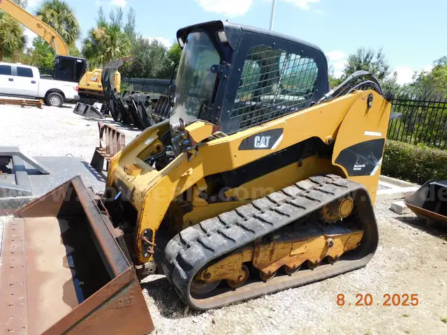 2011 CATEPILLAR 279C SKID STEER FRONTLOADER W/BUCKET &#x26; BR378 BRUSH CUTTER