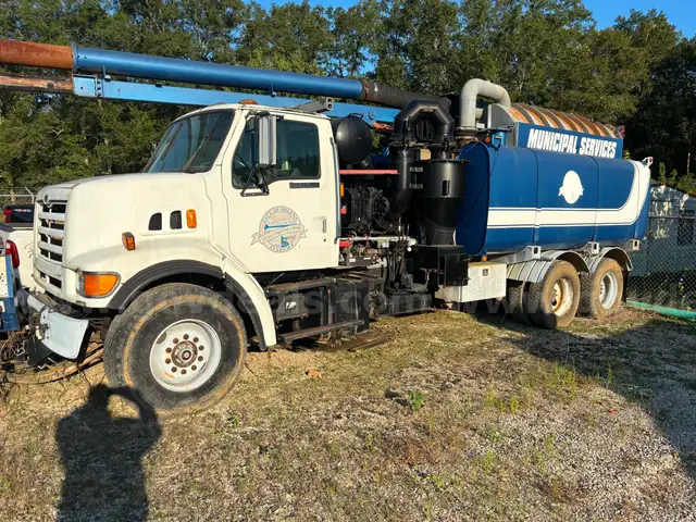 1998 Ford LT9501
