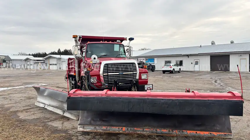 1996 Ford L8000F Plow Salt/Sand Truck