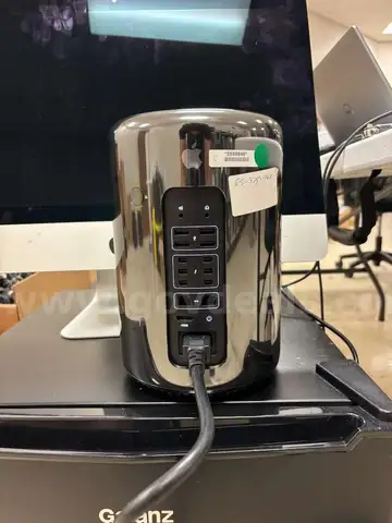 Apple Mac Pro A1481 Desktop – Intel Xeon E5 – 32GB RAM – No SSD