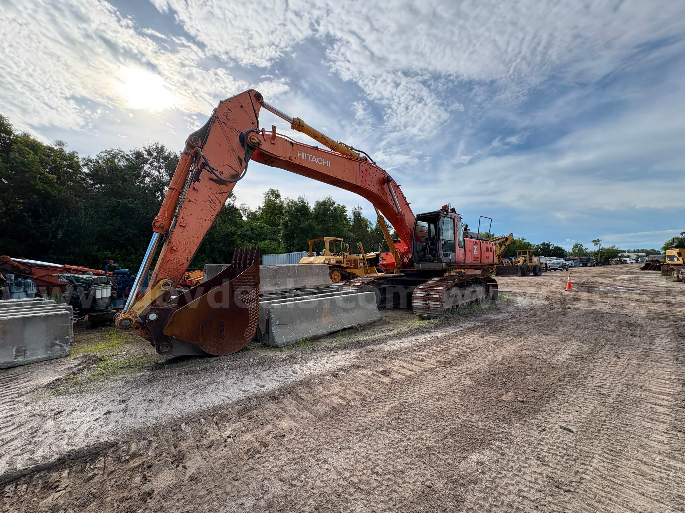 2005 Hitachi ZX450LC Hydraulic Excavator (Inoperable) | GovDeals