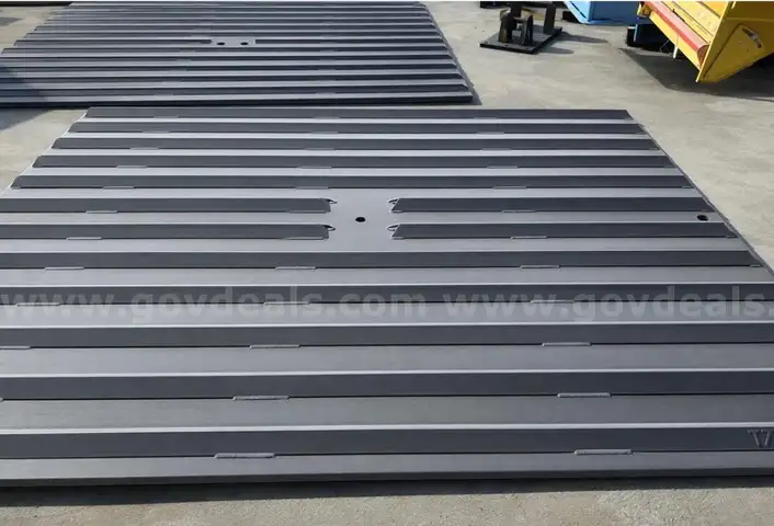 NEW !!!!!!!!!!! (5) 8' x 10' RUMBLE PLATES / MUD PLATES / SHAKER PLATES