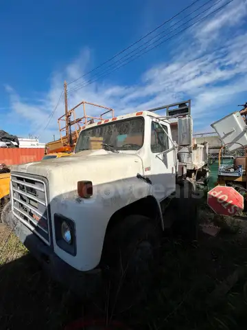 1988 International S1600 (S/A, T/A or Tri/A) Dump Truck