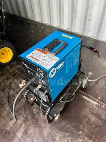 Miller Challenger 172 amp Mig welder in perfect condition with cart, cables