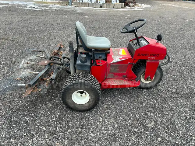 Rare 2005 Toro sand pro 3020 great condition, new tires