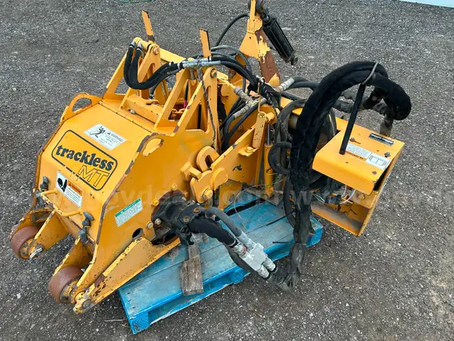 Large Grinding attachment for trackless/skid steer (cold planer) great condition